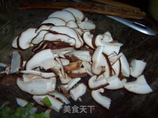 简单实惠的清脂美容菜---香菇油菜的做法步骤：2