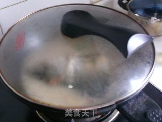 鱼汤的做法步骤：5