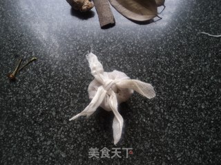 【卤猪头肉】的做法步骤：4