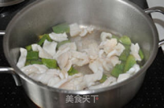 青椒鱿鱼花的做法步骤：4