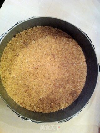 不用烤箱也能做的生日蛋糕——草莓慕斯蛋糕的做法步骤：4