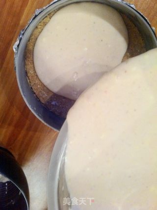不用烤箱也能做的生日蛋糕——草莓慕斯蛋糕的做法步骤：11
