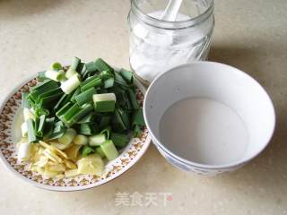 青蒜香菇炒银杏（白果）的做法步骤：2