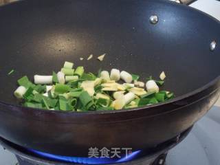 青蒜香菇炒银杏（白果）的做法步骤：3