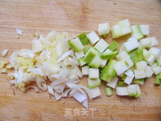 平常的馒头，不平常的滋味——多彩海苔馒头丁的做法步骤：3