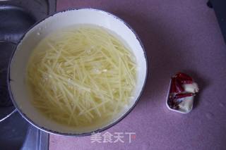 酸辣土豆丝的做法步骤：2