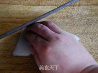 青椒墨鱼卷的做法步骤：3
