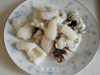 青椒墨鱼卷的做法步骤：6