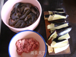 鱼香茄虾的做法步骤：1