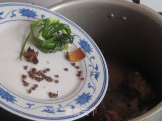 豇豆干香肠飞鸭煲的做法步骤：7
