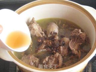 豇豆干香肠飞鸭煲的做法步骤：11