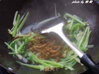 西芹炒榨菜丝的做法步骤：6