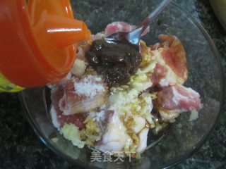沙茶排骨煲仔饭的做法步骤：4