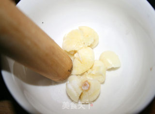 【贪嘴鹦之菠菜大变身，减肥新菜肴】松子菠菜盅的做法步骤：4