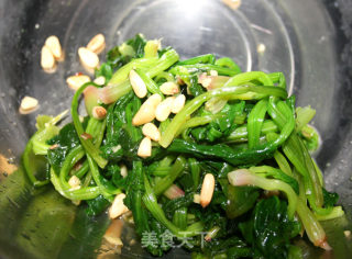 【贪嘴鹦之菠菜大变身，减肥新菜肴】松子菠菜盅的做法步骤：8