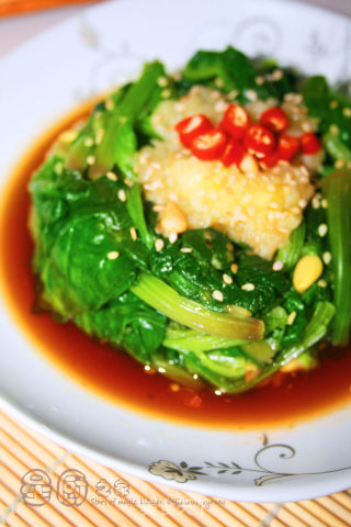 【贪嘴鹦之菠菜大变身，减肥新菜肴】松子菠菜盅的做法步骤：15