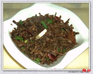 家常菜------腊肉炒干豇豆的做法步骤：7
