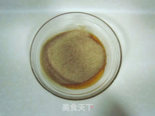补血补钙又养颜的～～红糖黄瓜籽粉香蕉包的做法步骤：4