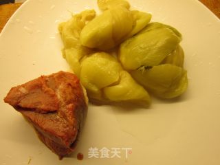 酸汤生敲牛肉的做法步骤：1