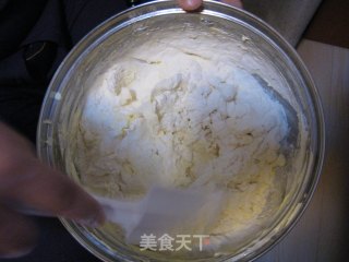 大号趣多多——松子曲奇（附黄油软化方法）的做法步骤：3