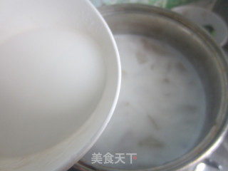 牛奶雪梨白果汤的做法步骤：7
