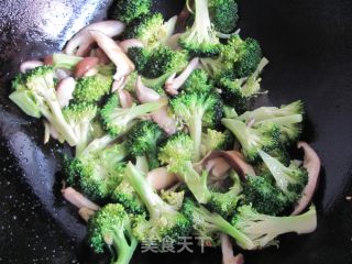 家常小菜---香菇西兰花的做法步骤：4