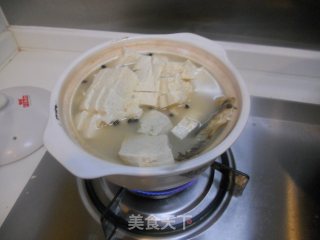 咸鱼头冻豆腐煲的做法步骤：7