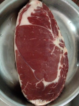 黑椒肉眼牛扒的做法步骤：1