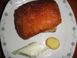 脆皮肉炒荷兰豆的做法步骤：1