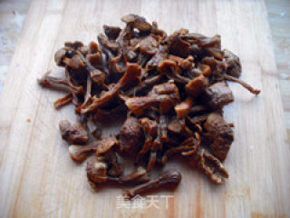 白菜胡萝卜姬松茸肉馅水煮饺子的做法步骤：6