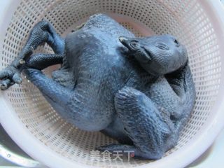 参芪田七红枣乌鸡汤的做法步骤：1