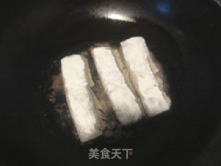 家常煎带鱼的做法步骤：4