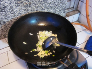 【塔吉锅】——榛蘑土豆烧翅根的做法步骤：5