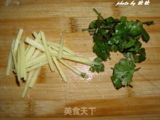 椒盐白萝卜丝的做法步骤：2
