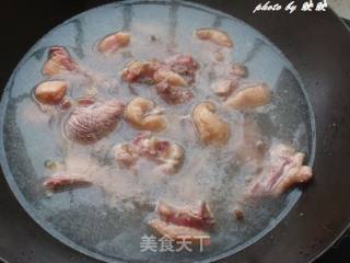 红枣虫草花煲鸭汤的做法步骤：2