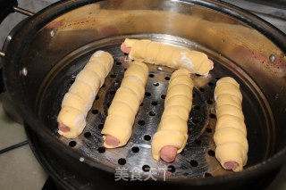 南瓜火腿肠卷的做法步骤：9