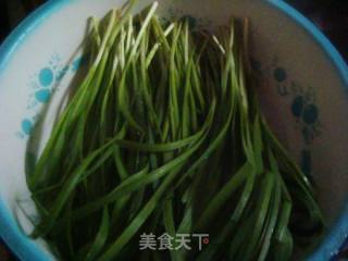 全麦韭菜鸡蛋饼的做法步骤：1