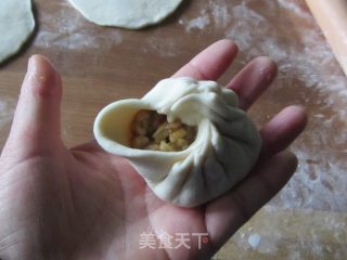土豆葱肉包的做法步骤：12