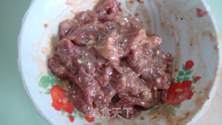 爆炒酱牛肉的做法步骤：1