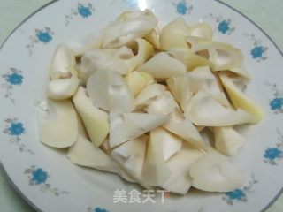 春季时令菜-油焖笋的做法步骤：2