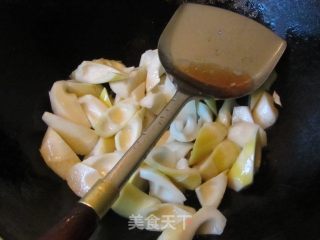 春季时令菜-油焖笋的做法步骤：5
