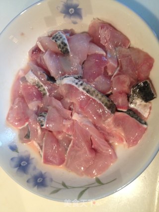 菌菇黑鱼片的做法步骤：4