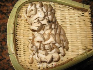 原味鲜菌煲的做法步骤：1