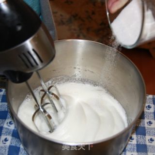 橙香戚风蛋糕的做法步骤：4