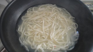 鸡蛋蔬菜炒面的做法步骤：2