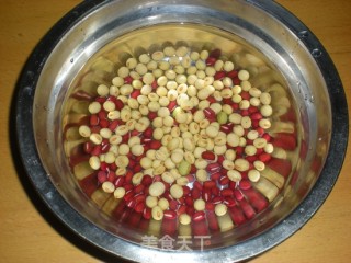红豆豆浆的做法步骤：2