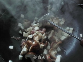 炒双菇的做法步骤：3