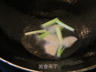 鱼头黄花菜汤的做法步骤：5
