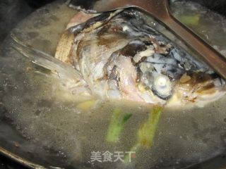 鱼头黄花菜汤的做法步骤：9