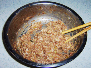 玉米茄汁浇肉饼的做法步骤：1